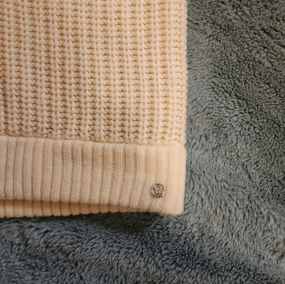 Lululemon Falling Freely Neck Warmer Cream knit scarf with zipper - Picture 3 of 7